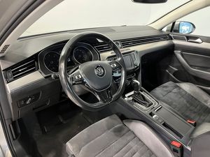 Volkswagen Passat bild 9