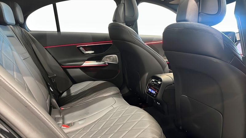 Mercedes E300 bild 8