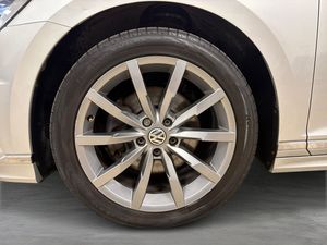 Volkswagen Passat bild 32