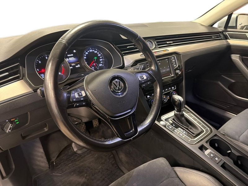 Volkswagen Passat bild 8
