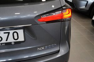 Lexus NX bild 7