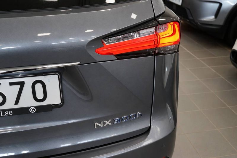 Lexus NX bild 7
