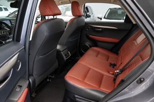 Lexus NX bild 14