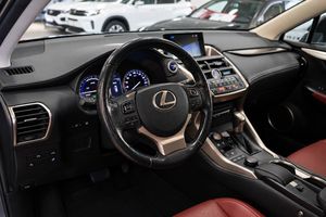 Lexus NX bild 10