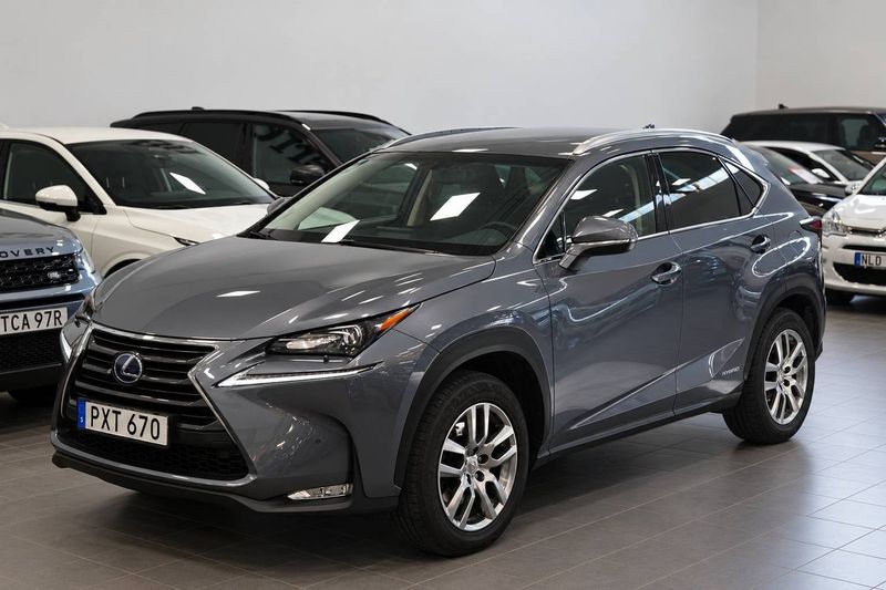 Lexus NX bild 2