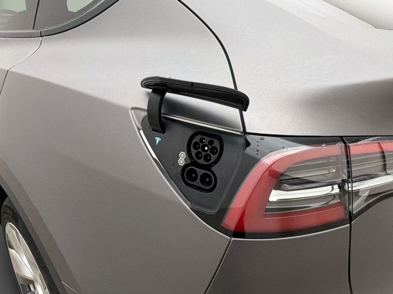 Tesla Model Y bild 32