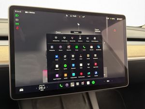 Tesla Model Y bild 25