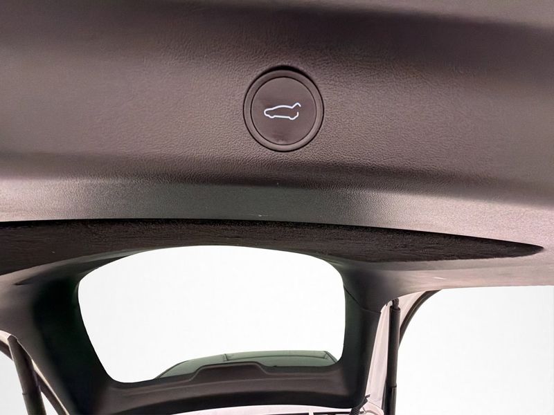 Tesla Model Y bild 31