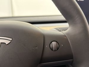 Tesla Model Y bild 21