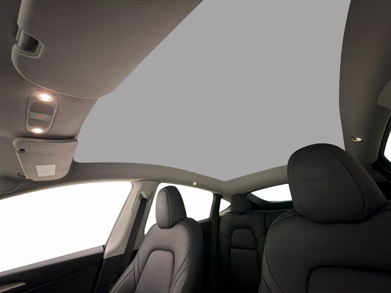 Tesla Model Y bild 19