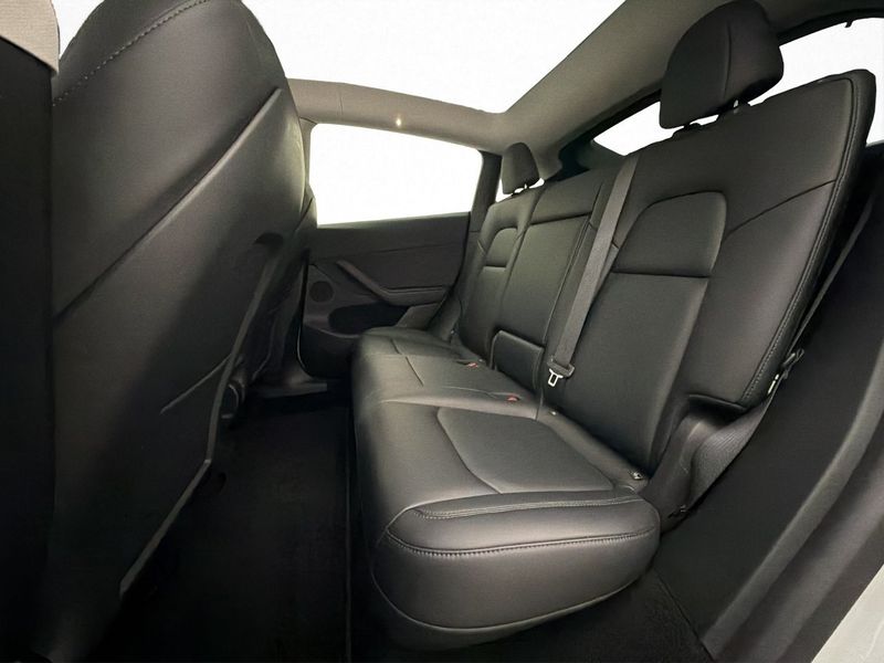 Tesla Model Y bild 18