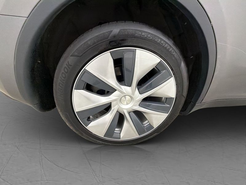 Tesla Model Y bild 35