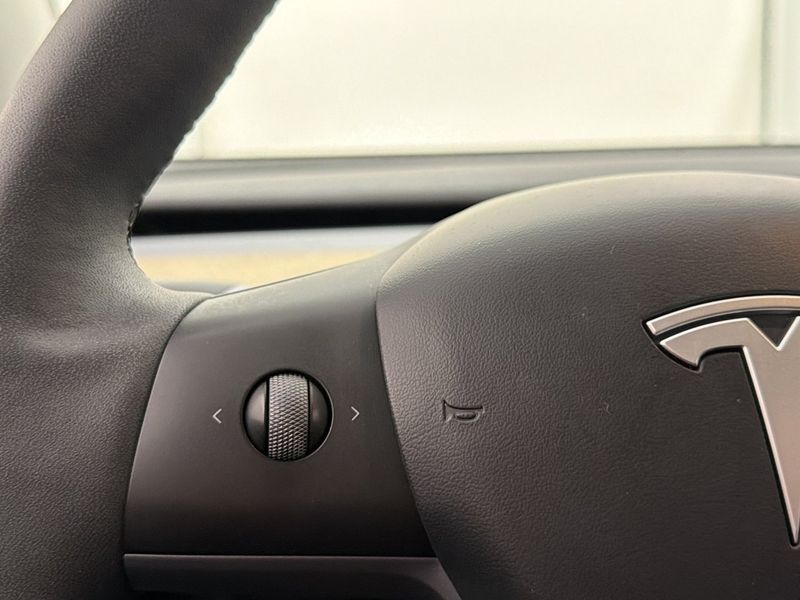 Tesla Model Y bild 20