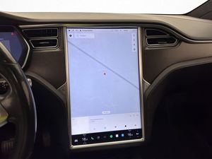 Tesla Model X bild 20