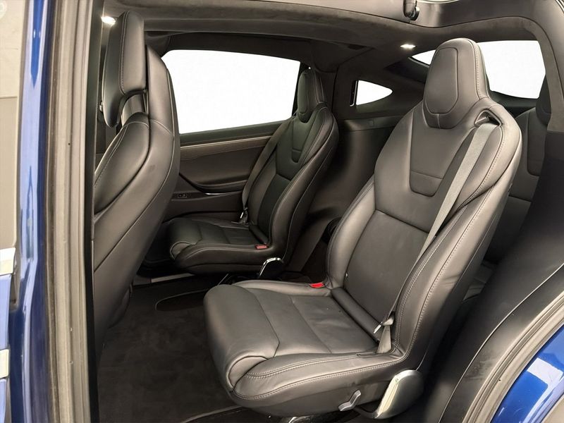 Tesla Model X bild 17