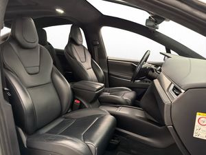Tesla Model X bild 14