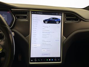 Tesla Model X bild 24