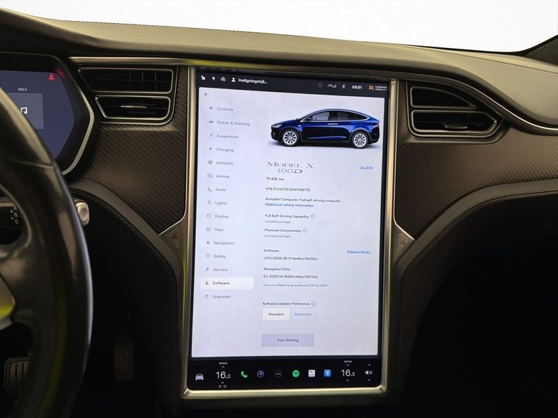 Tesla Model X bild 24