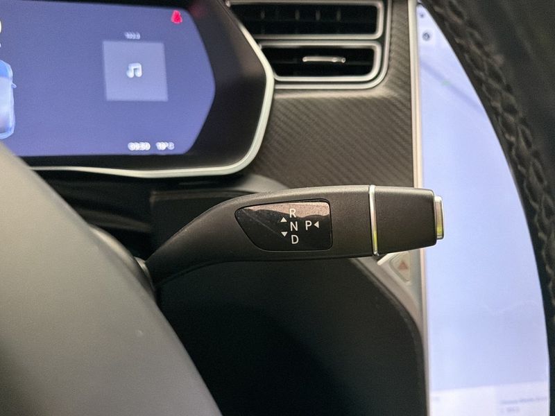 Tesla Model X bild 32