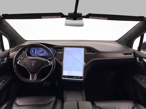 Tesla Model X bild 15