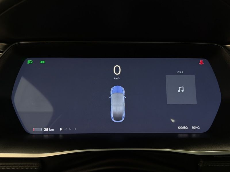 Tesla Model X bild 31
