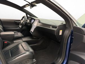 Tesla Model X bild 26