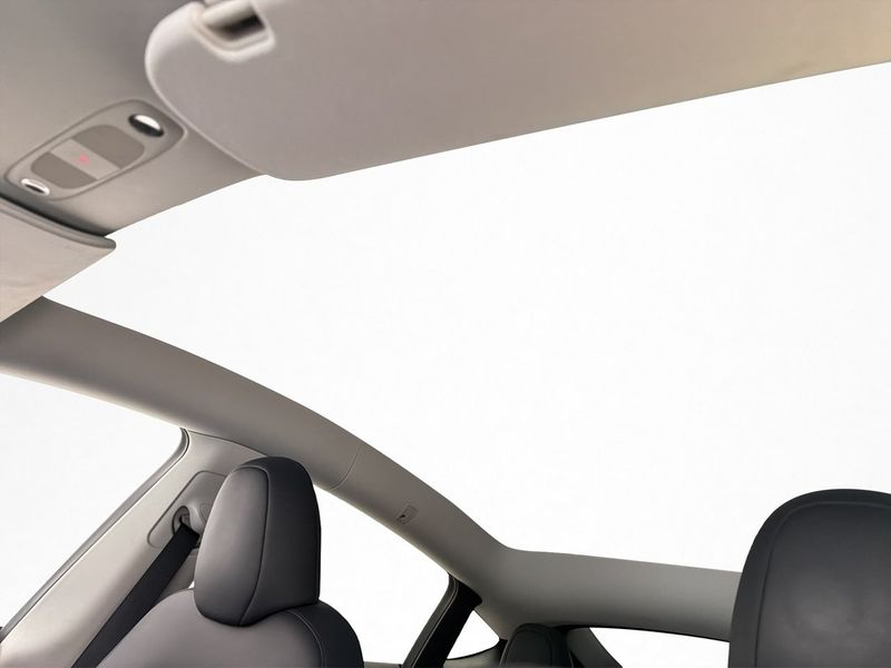 Tesla Model Y bild 18