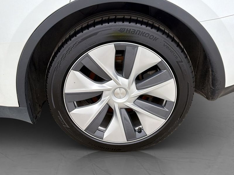 Tesla Model Y bild 34