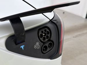 Tesla Model Y bild 13