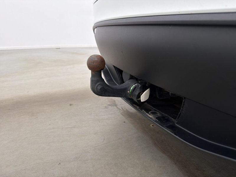 Tesla Model Y bild 12