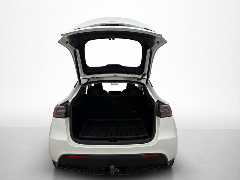 Tesla Model Y bild 11