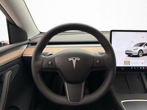 Tesla Model Y bild 27