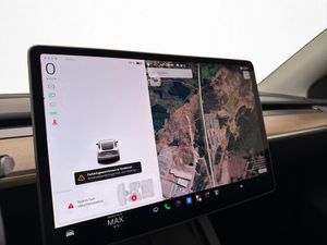 Tesla Model Y bild 19