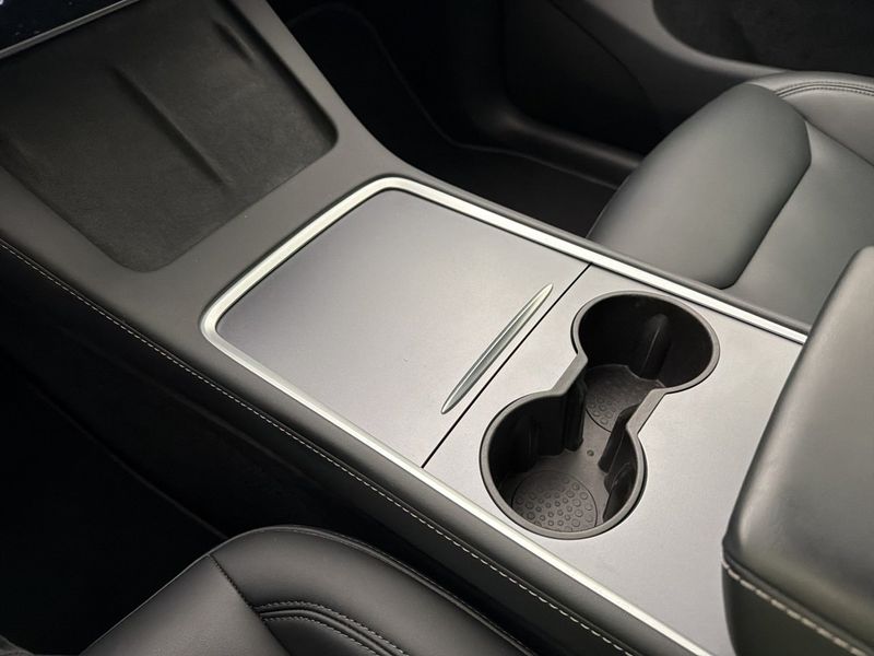 Tesla Model Y bild 29