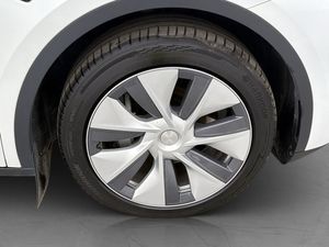 Tesla Model Y bild 32