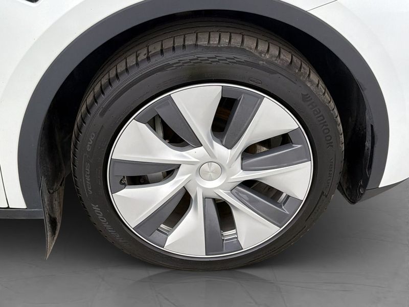 Tesla Model Y bild 32