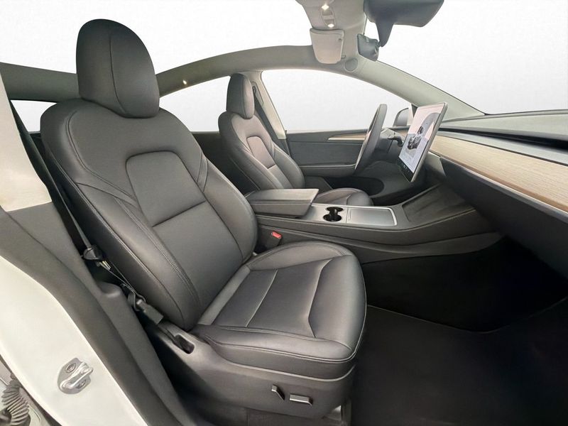 Tesla Model Y bild 14