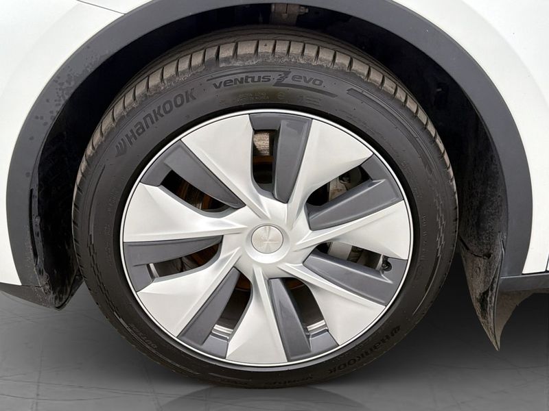 Tesla Model Y bild 33