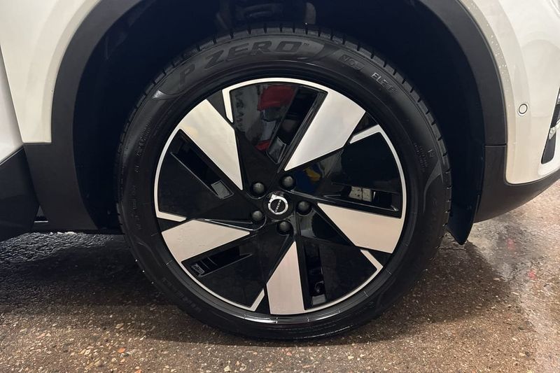 Volvo EX40 bild 21