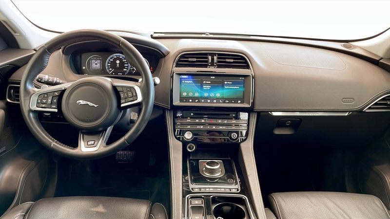 Jaguar F-Pace bild 4