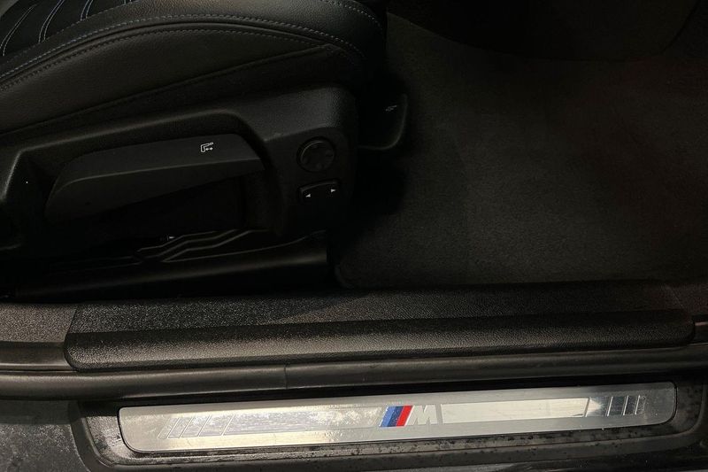 BMW 320 bild 21
