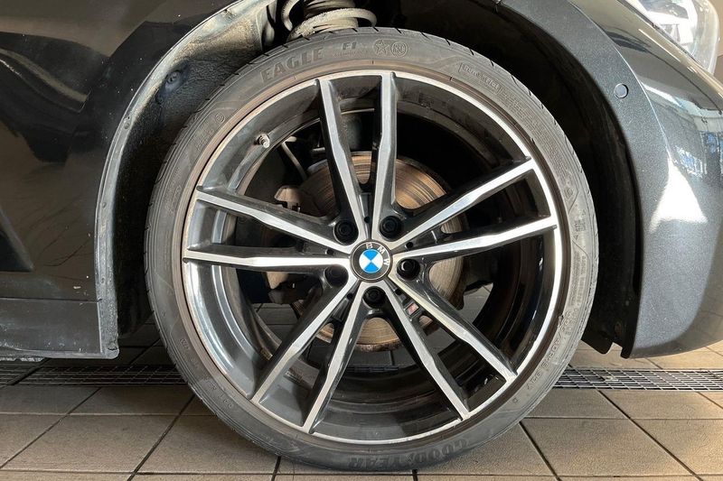 BMW 320 bild 10