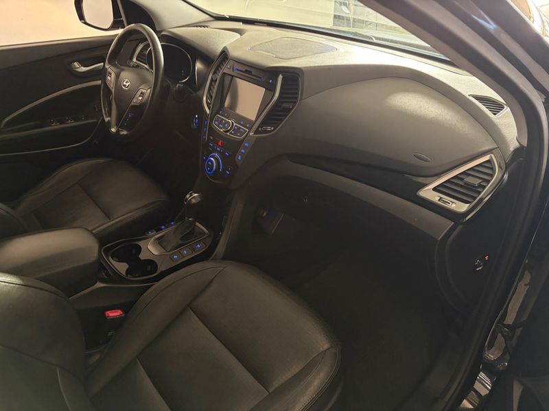 Hyundai Grand Santa Fe bild 4