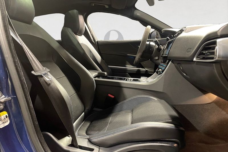 Jaguar XE bild 15