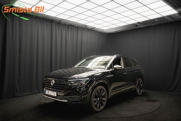Volkswagen Touareg TDI 4M R-Line BLACK MAX PANO LUFT 21' DRAG D-VÄRM MOMS - 2021