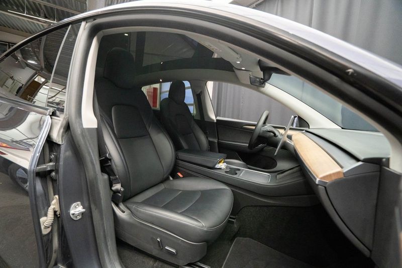 Tesla Model Y bild 21