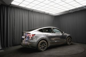 Tesla Model Y bild 7