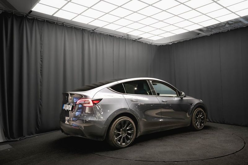 Tesla Model Y bild 7