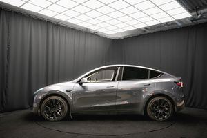 Tesla Model Y bild 11