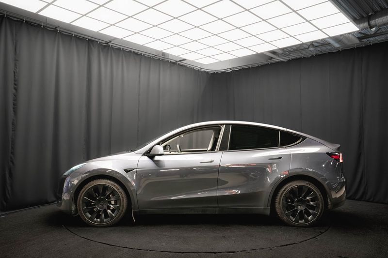 Tesla Model Y bild 11